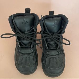 Kids Nike acg boots